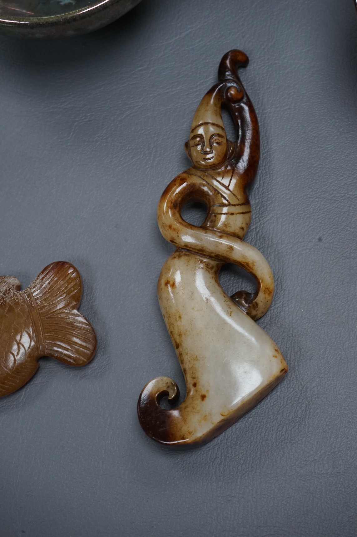 Four Chinese carvings and two bowls.(6). Largest carving 14.5cm long.